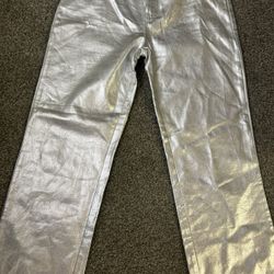 Women’s boutique, kiwi, silver jeans