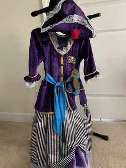 Girl pirate Halloween costume size 4-6