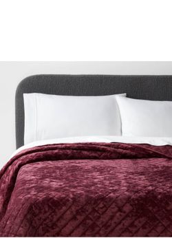 King Luxe Diamond Stitch Velvet Quilt Berry Red 