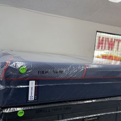 KING SIZE SEALY POSTUREPEDIC ELITE (FIRM) HYBRID MATTRESS & BOX SPRINGS BED SET