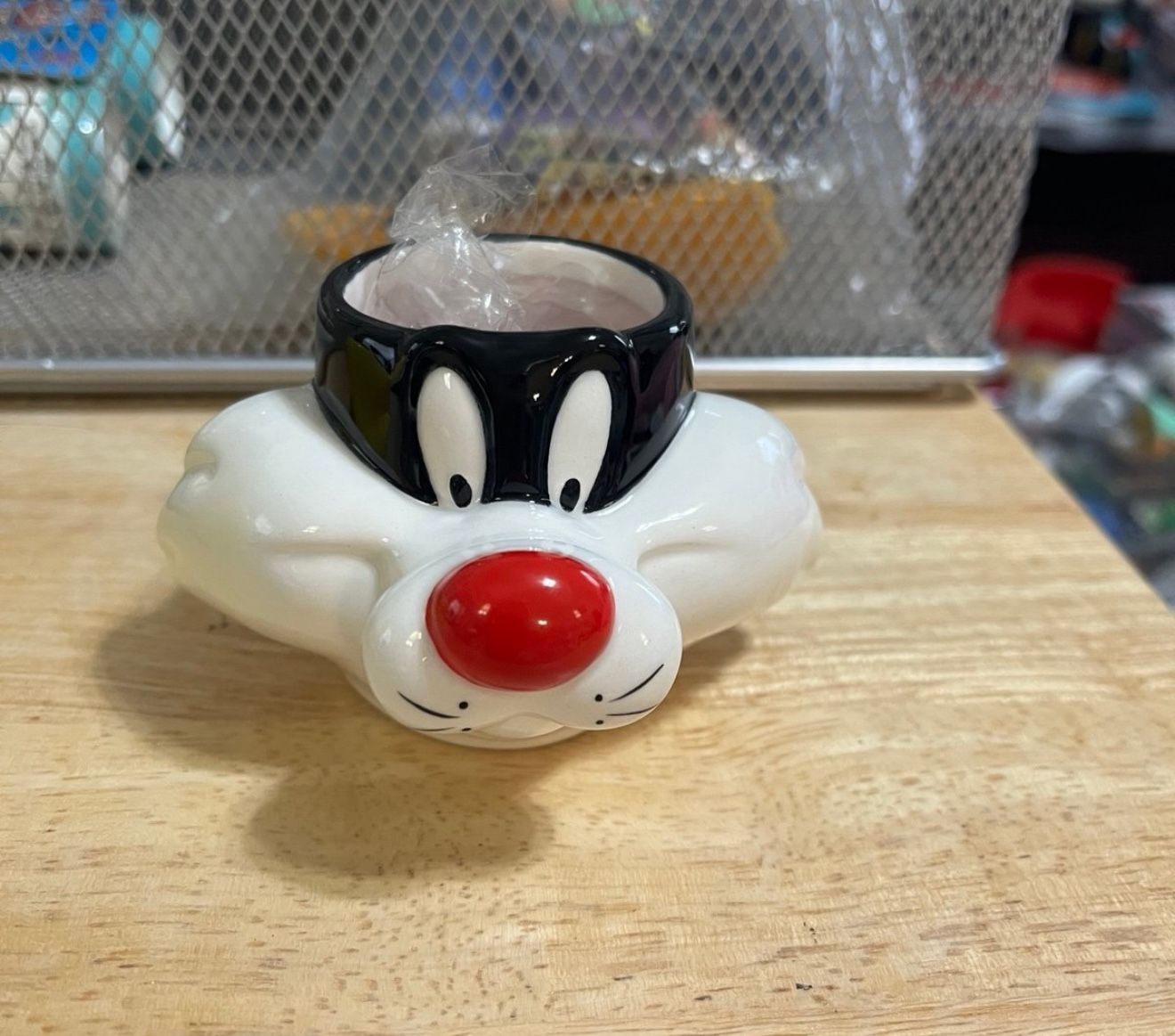 Selling this vintage collectibles Looney tunes Sylvester candle holder  Unused