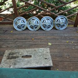 Ford 15 Inch  Hubcaps