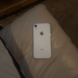 White Iphone XR