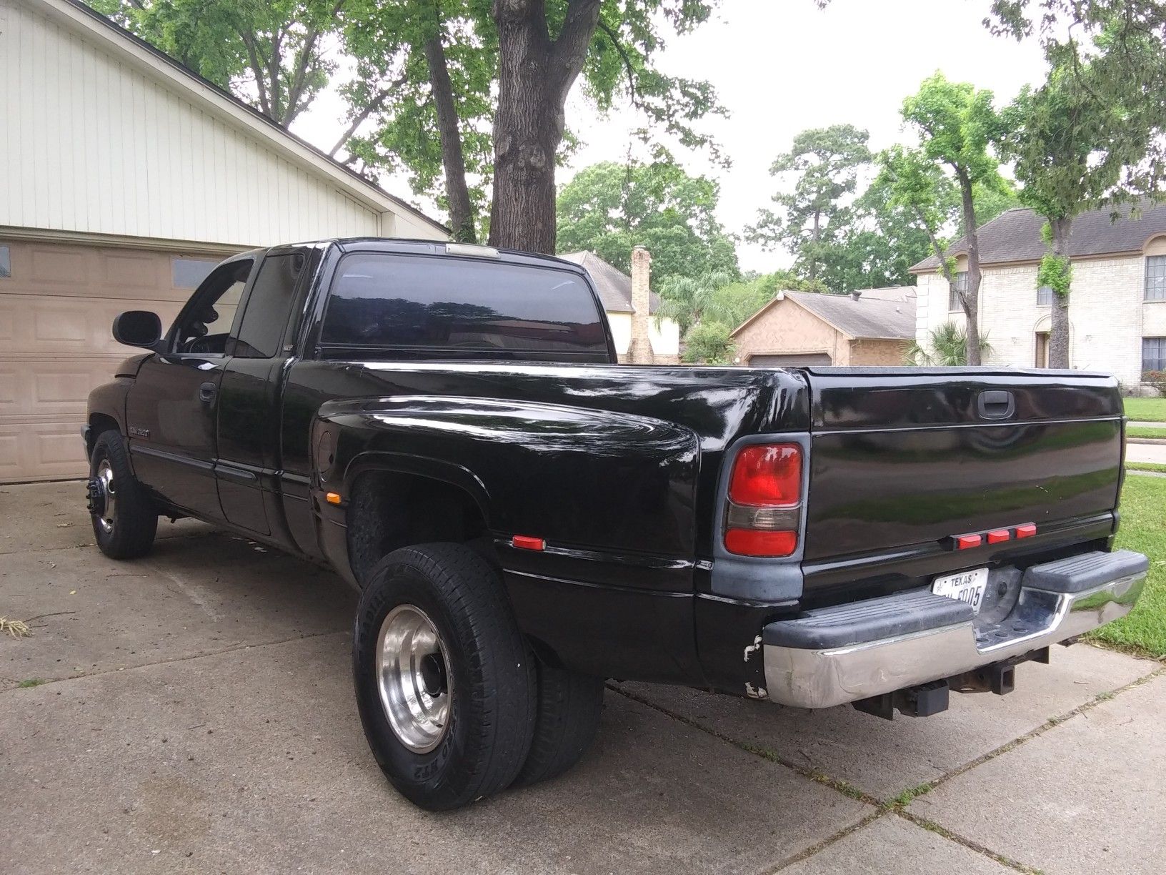 Dodge dually ram diesel cummins turbo