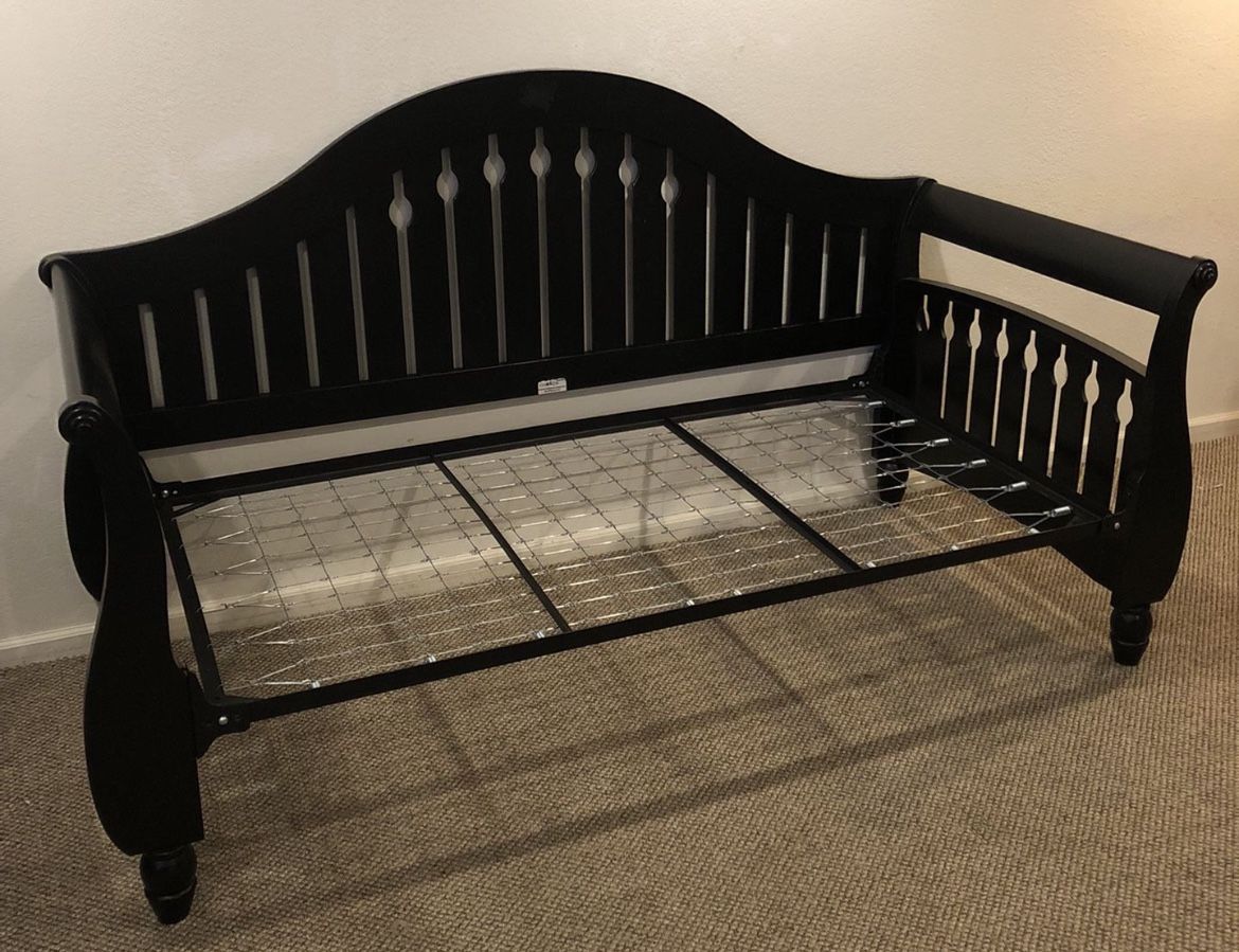 Fraser Daybed Distressed Black