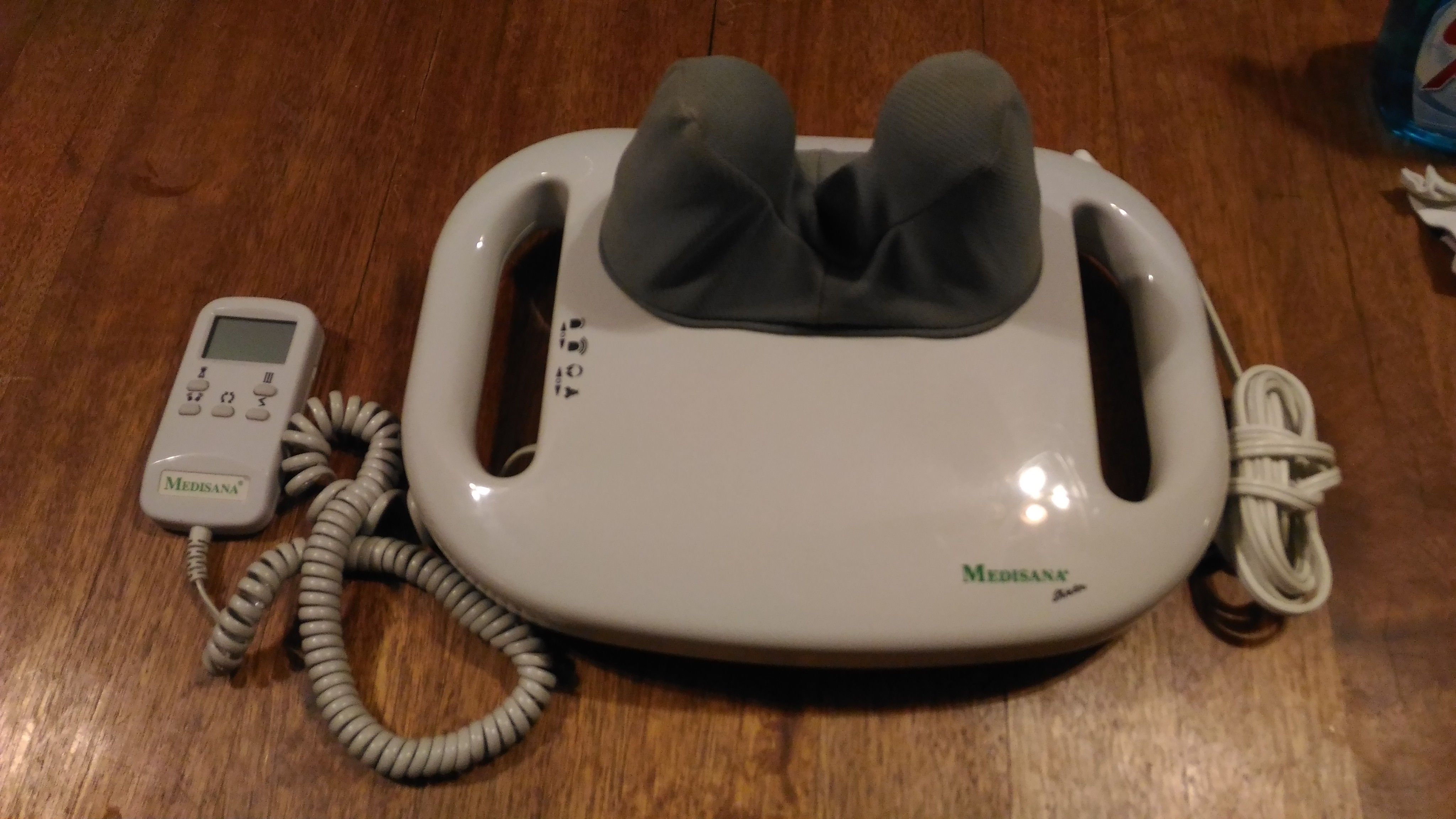 Shiatsu massager - Medisana remote massager