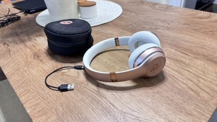 Beats by Dr. Dre Beats Solo3 Wireless On-Ear Headphones - Rose Gold