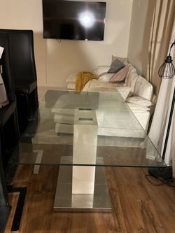 Modern Glass dinning Table