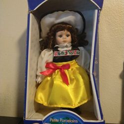 Petite Porcelains Dolls of the World Collection Barbara Lee