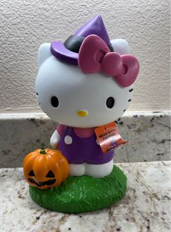 Hello Kitty Halloween Witch Figure