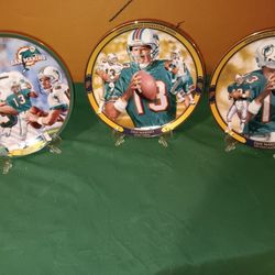 Dan Marino Limited Collector Plates/Easles