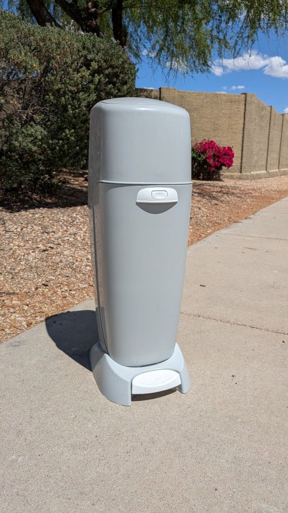 Gray And White Diaper Genie
