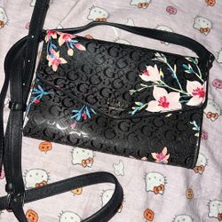 Guess Crossbody🎀