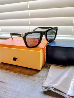 LV Black Unisex Heritage Sunglasses