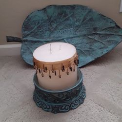 Gorgeous Metal Leaf With Candle Holder And Candle