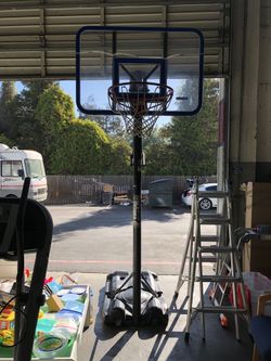 Portable basketball hoop