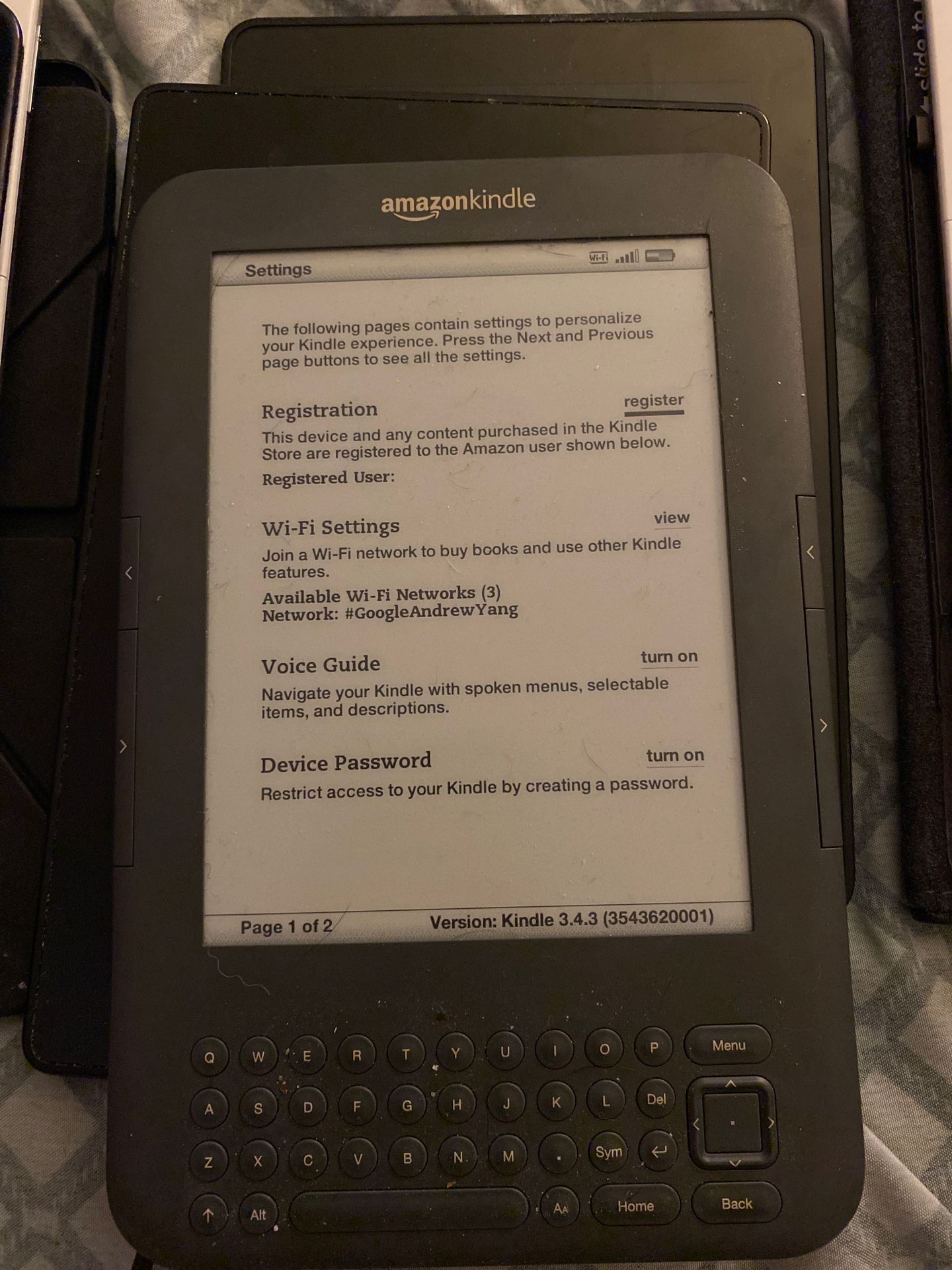 Amazon Kindle Keyboard D00901 3rd gen with case