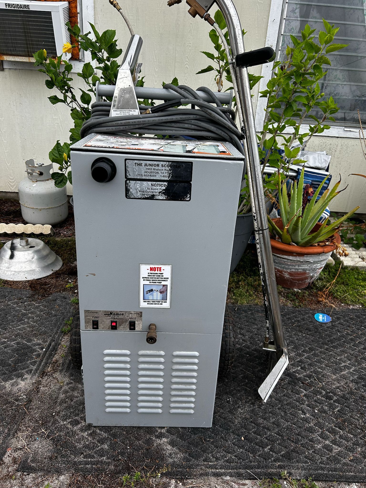 Carpet Cleaner & Extractor
