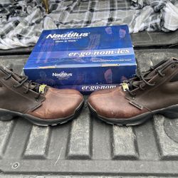 Mens Nautilus Safety Toe Boots Size 12 Medium. New in Box 