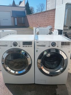 L G Stackable Electric Washer And Dryer 