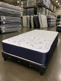 Twin regular mattress and box spring new