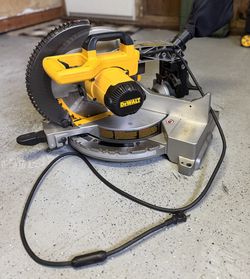 DeWalt 12” Compound Miter Saw – Great Shape – Ready to Work