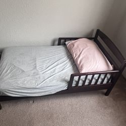 Nice !! Toddler Bed And Crib 