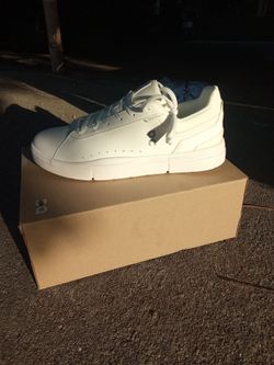 On Running The Roger Sneakers All White