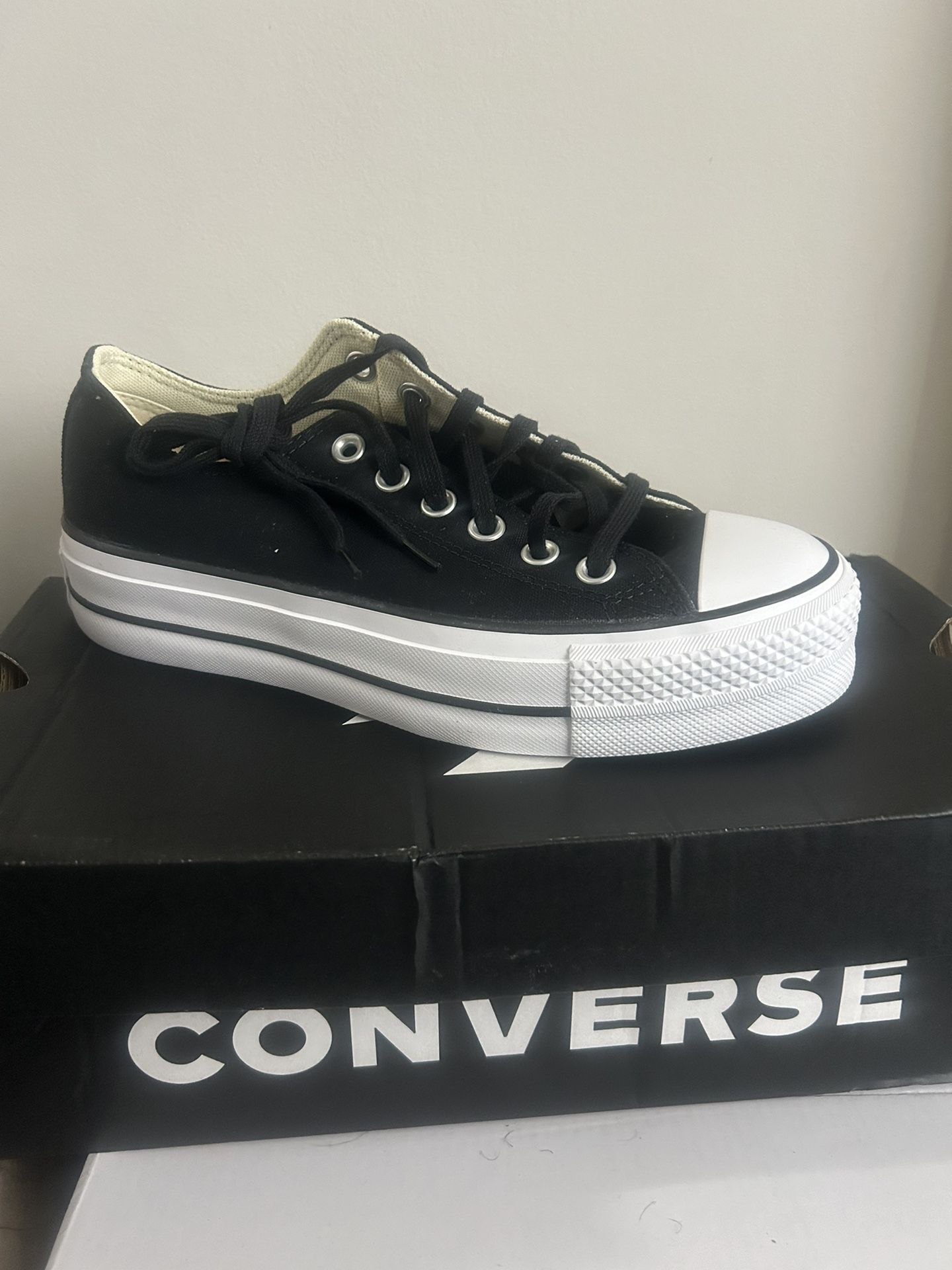 Brand New Converse! Size 7
