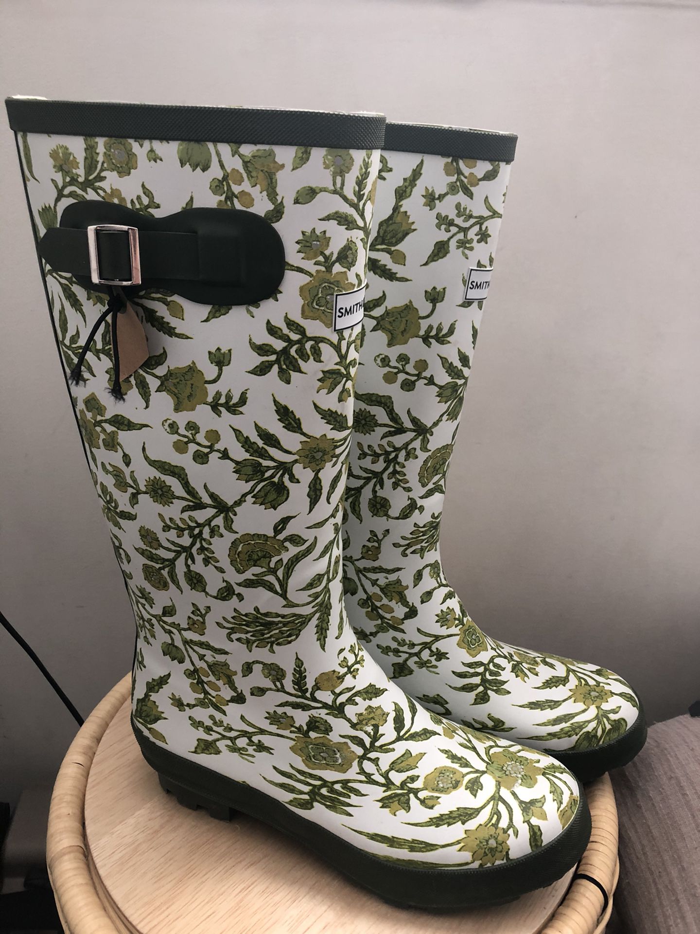 Smith and hawkin women leaf rain boots NEW