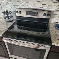 GE Electric Stove