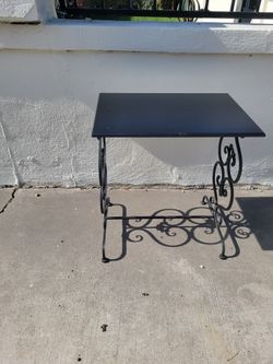 Cute Ross Table $10