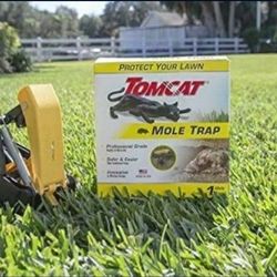 New Tomcat Mole Vole Gopher Traps Lawn Garden Golf Vegetables 