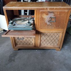 Philco Antique Radio/record Player 