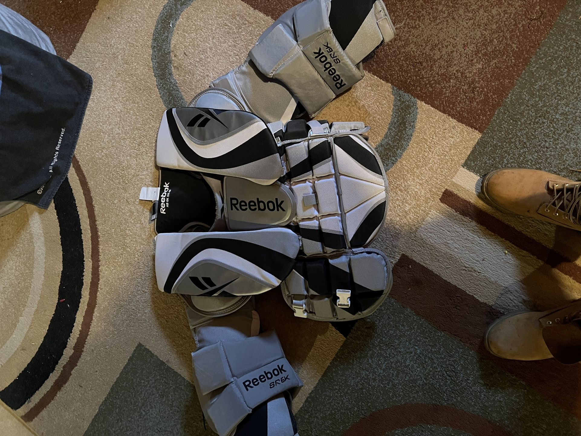 rækkevidde sløjfe Et hundrede år Reebok Ice Hockey Goalie Chest Protector for Sale in Fieldsboro, NJ -  OfferUp