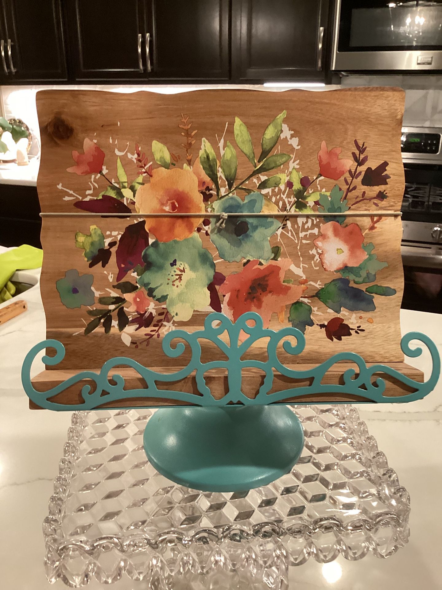 The Pioneer Woman Willow 10.4-inch Acacia Wood Cookbook Holder, Easy Clean