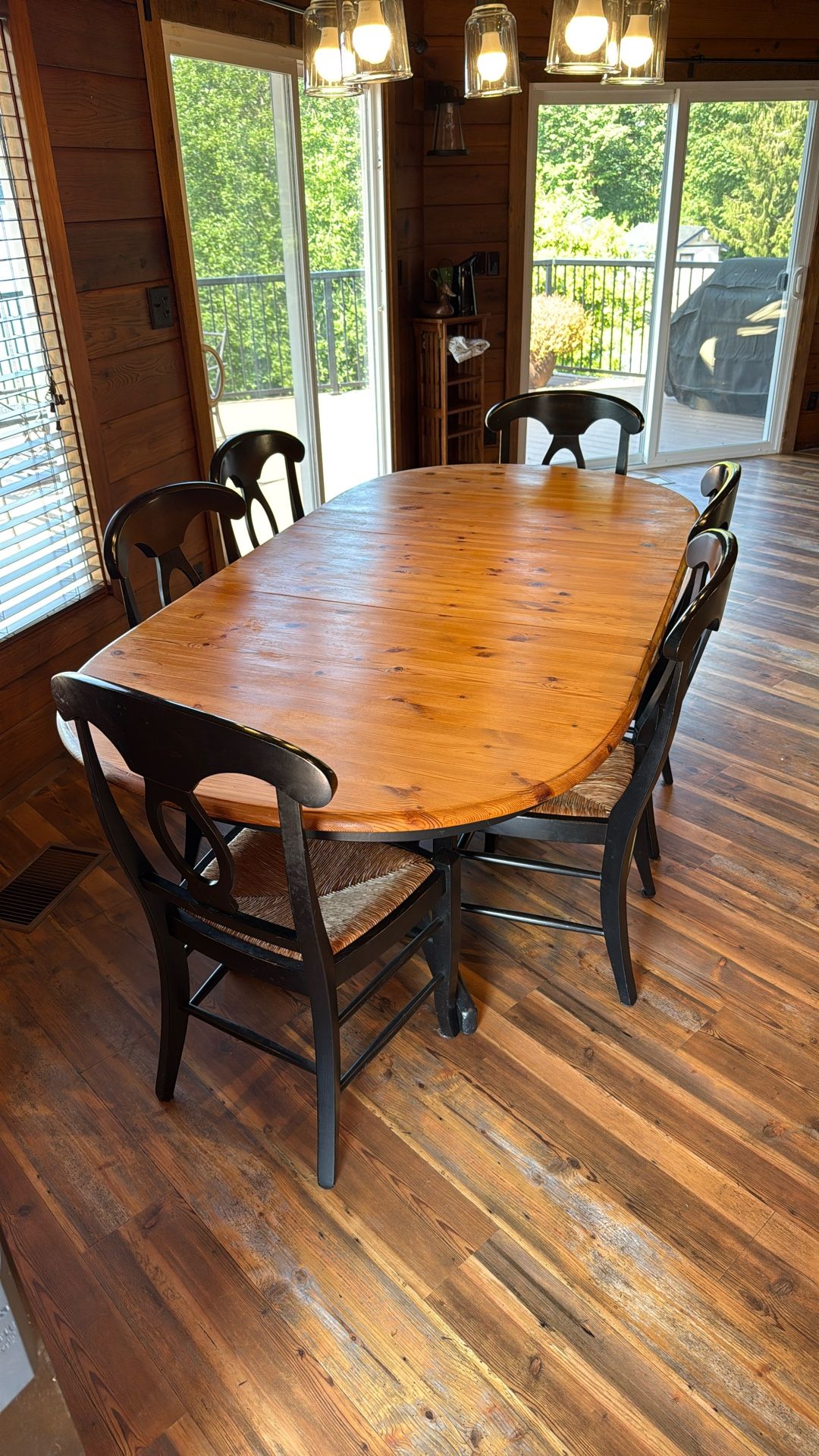 Pottery Barn Dining Table And 6 Chairs