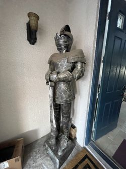 Life-Size Knight Statue / Suit of Armor – 7–8 ft