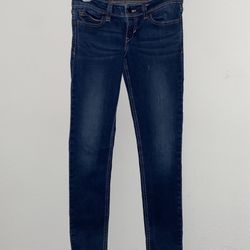 Levi's Women's Blue Skinny Denim Pants Size 3M Denim Curve Style Tan Embroidery. Measurements: Inseam: 31", Outseam: 37.5", Front rise: 7.5"