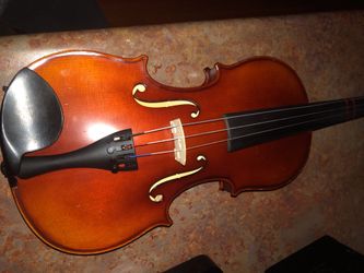 Violin used one semester only!