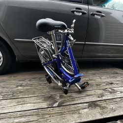 blue Roadmaster folding bike