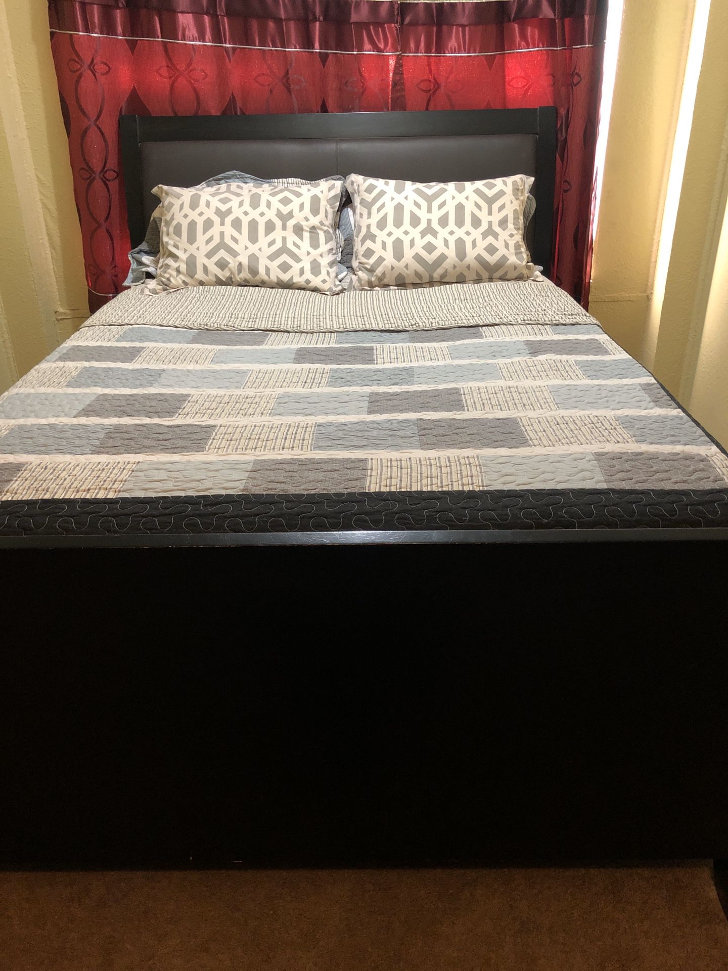 5 pc black queen size bedroom set (mattress not included)