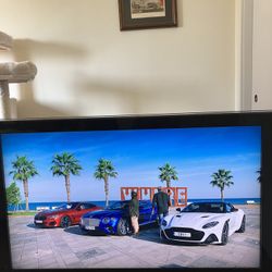 55” SAMSUNG SMART TV PACKAGE - High End 1080p 120Hz Television LIKE NEW with Stand, Remote and Roku