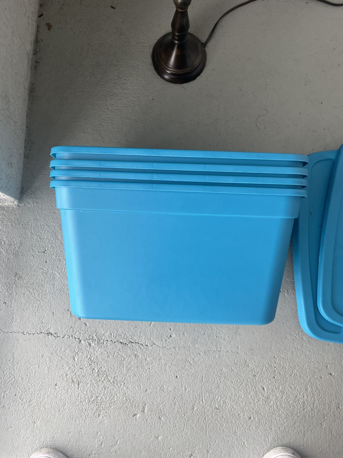 Storage bins