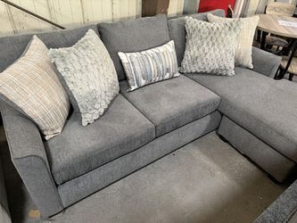 Sectional Sofa $850 Cup Holders & Console Must Go!