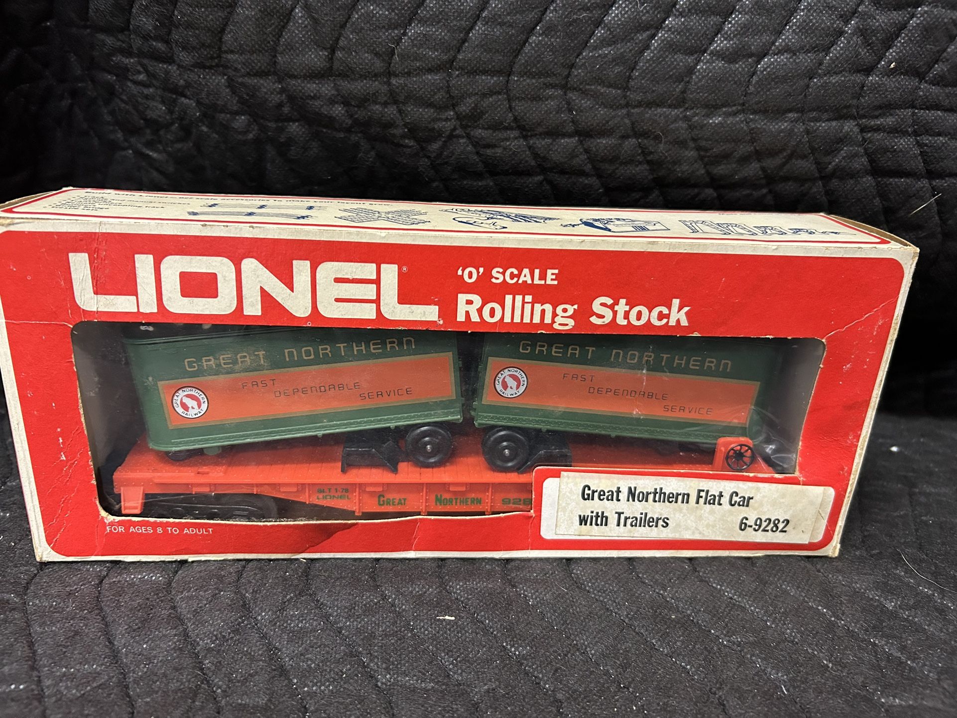 Lionel #6-9282 Great Northern Flat Car With Trailers