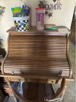 Roll top desk