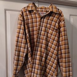 MENS USED SOUTHPOLE WINTER SHIRT. PLAID YELLOW AND BLACK