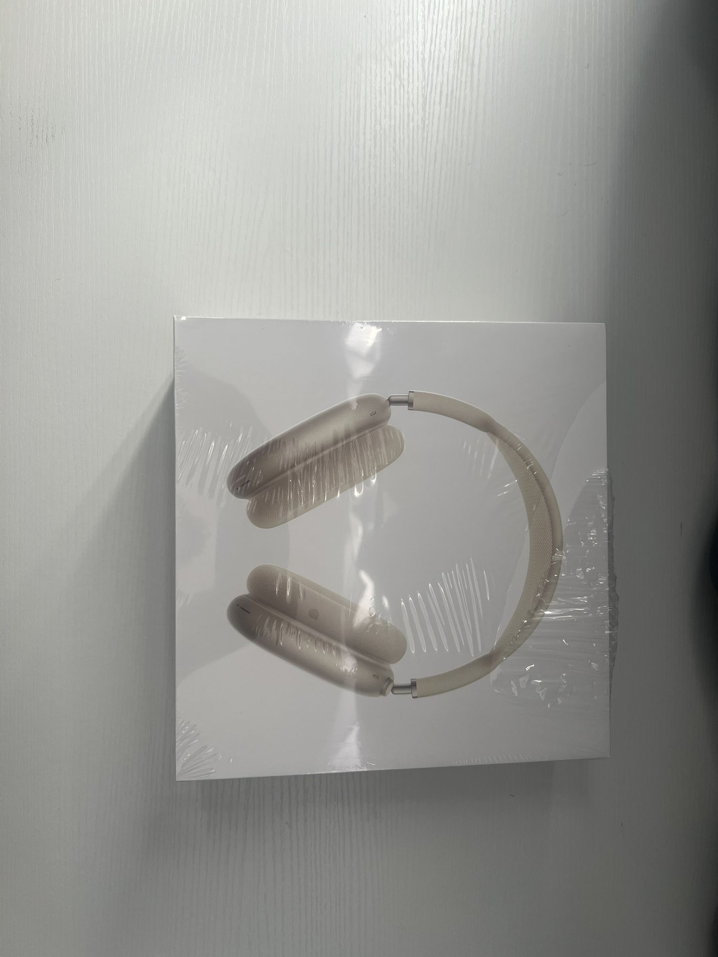 *NEW* White Airpod Max