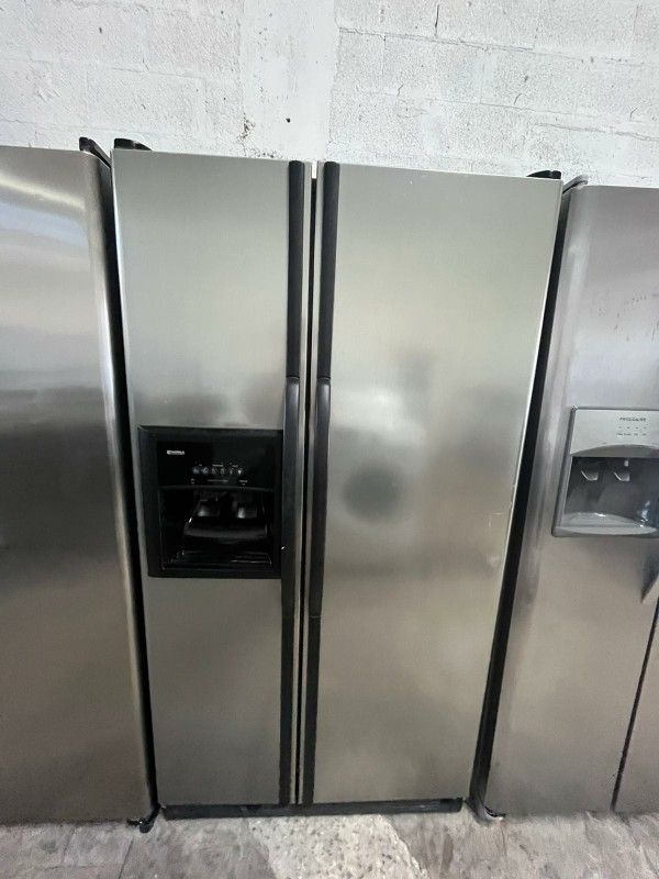 Refrigerator Kenmore 36 Inch Great Condition.